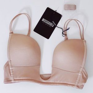 MISSGUIDED Deep Plunge Bra Nude B New NWT Deep V